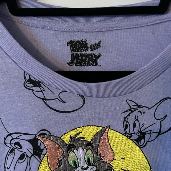 Tom and Jerry purple, embroidered crop top shirt. Sz L - Picture 2 of 4